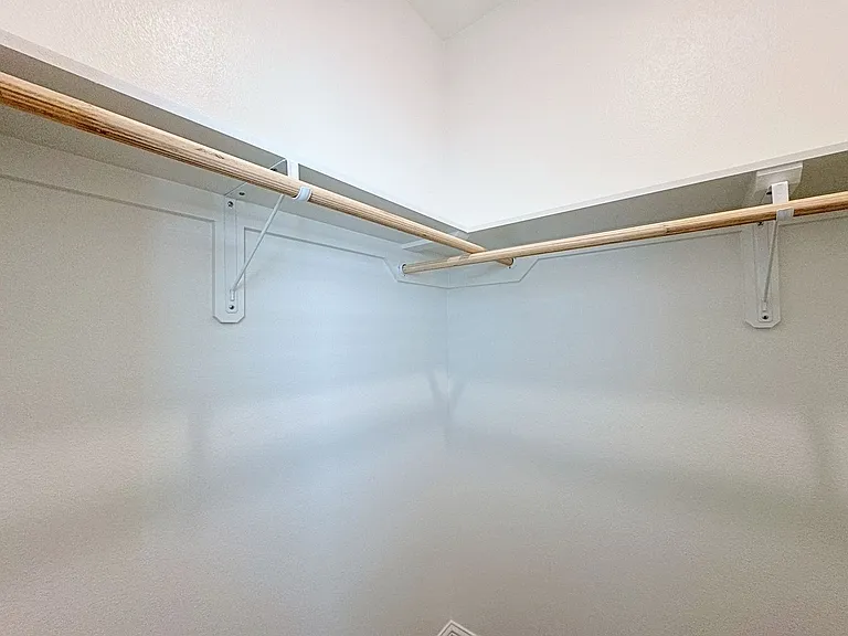 722 Bellegrove Square Ave — Photo 23