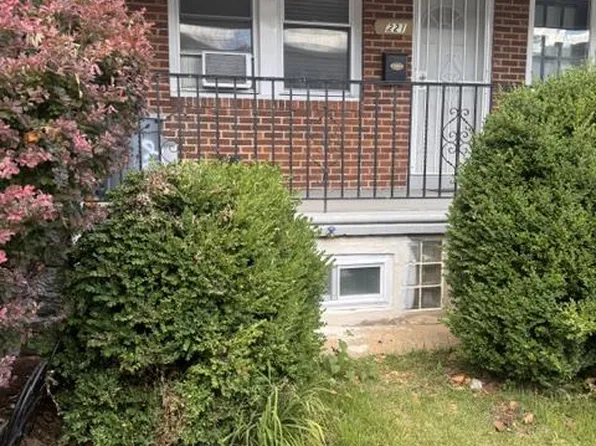 221 Linton St, Philadelphia, PA 19120