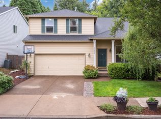 19448 Woodlands Ter, Oregon City, OR 97045