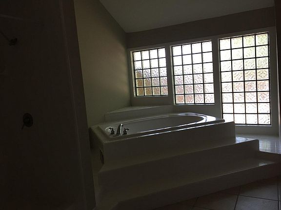 Master Tub