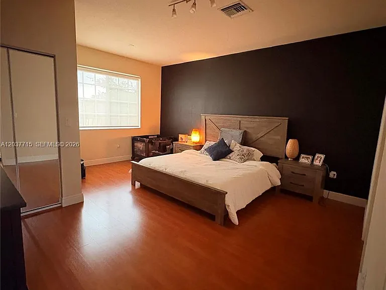 280 Las Brisas Cir #280 — Photo 15