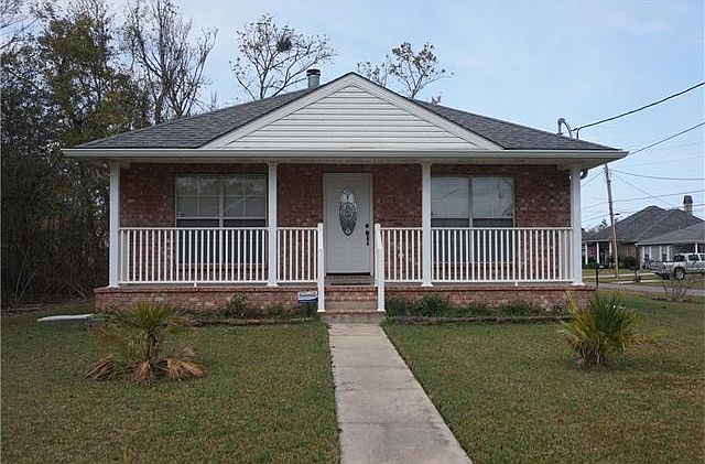 1st image of 661 Gardenia St
