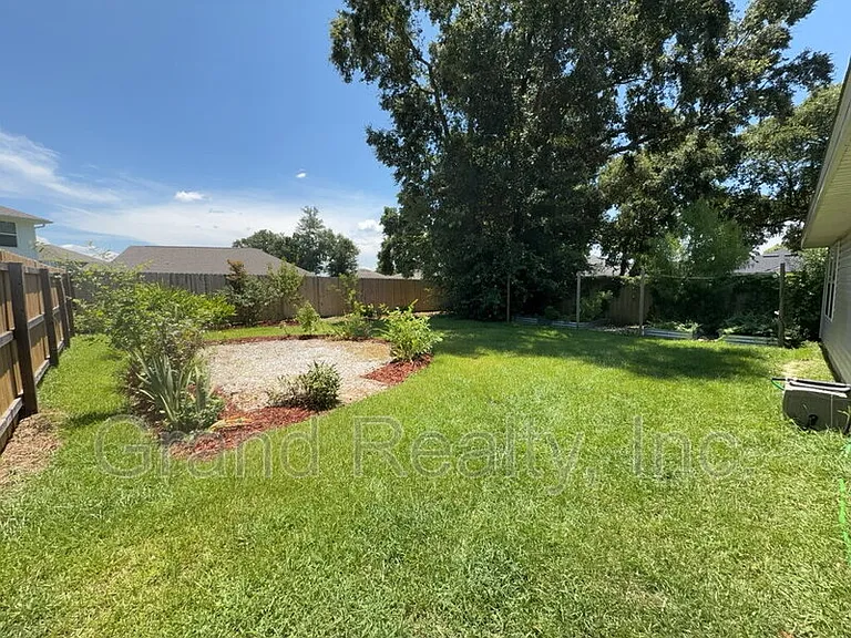 5482 Peach Dr — Photo 24