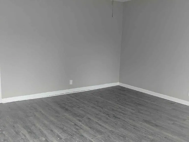 541 Ben Allen Rd — Photo 2