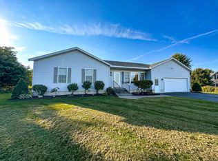 720 Cumberland Head Rd, Plattsburgh, NY 12901