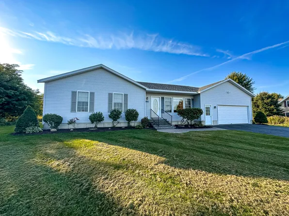 720 Cumberland Head Rd, Plattsburgh, NY 12901