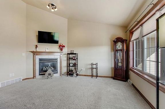 2nd image of 2484 Meadow Rose Ln