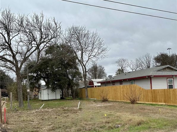 214 Sunset St, Gregory, TX 78359