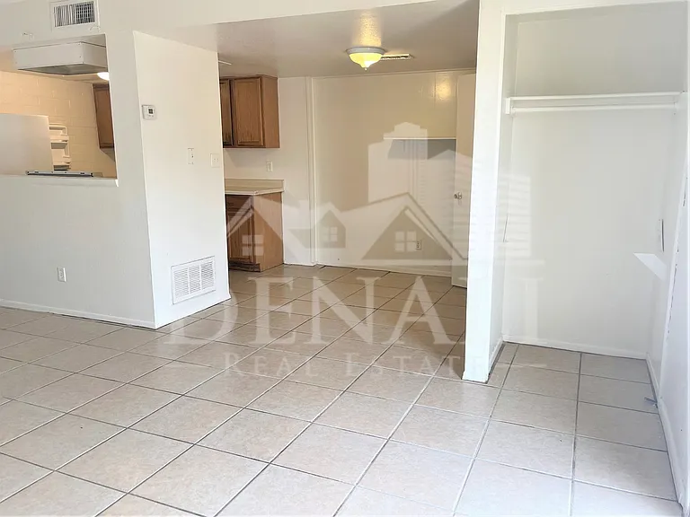 4441 E Wood St — Photo 4