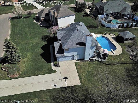 5th image of 608 Chasseur Dr