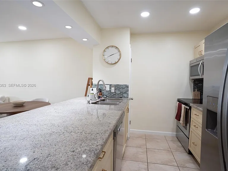 7483 SW 82nd St #308 — Photo 4