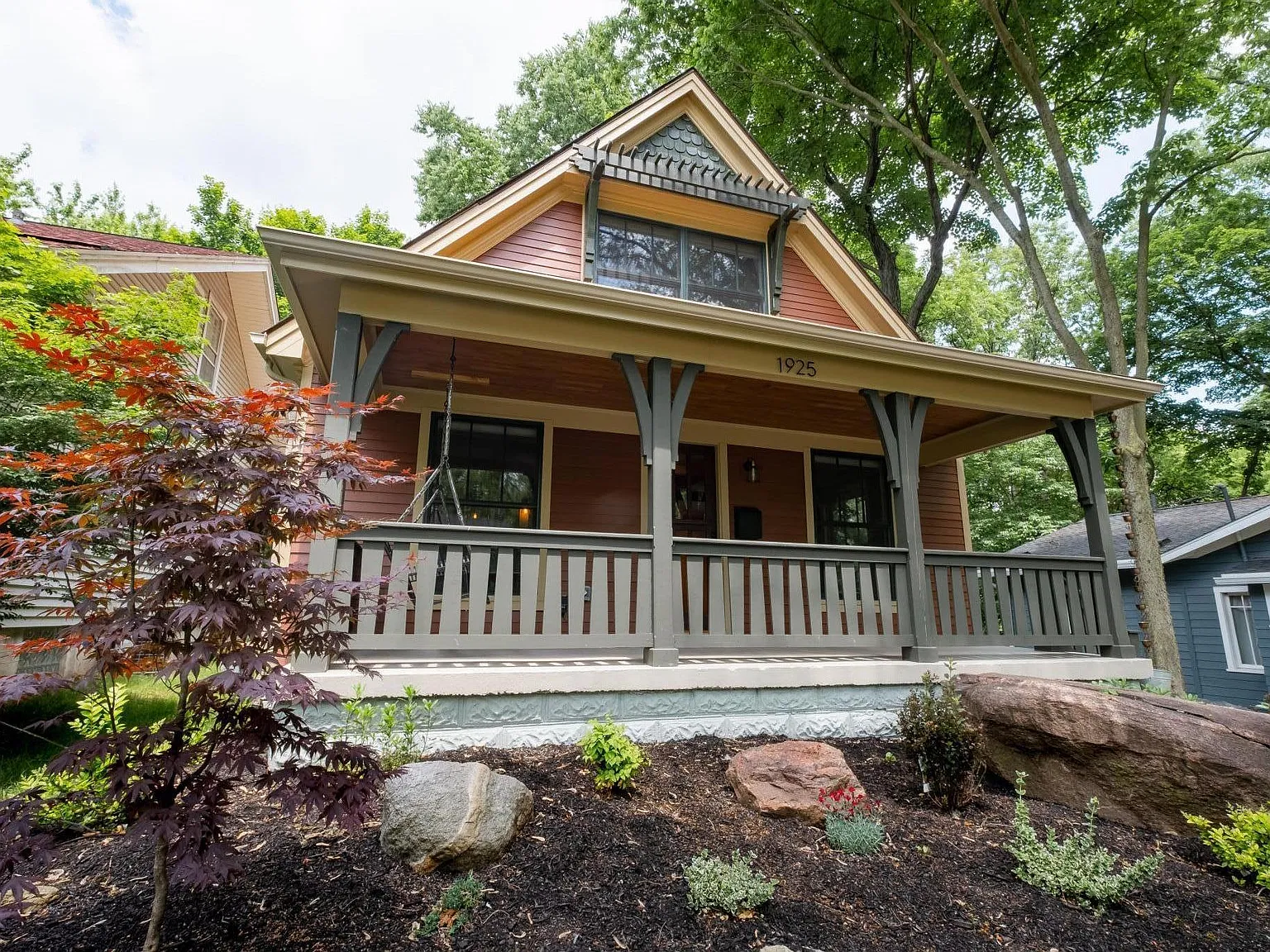 1925 Heritage Point Dr — Photo 1