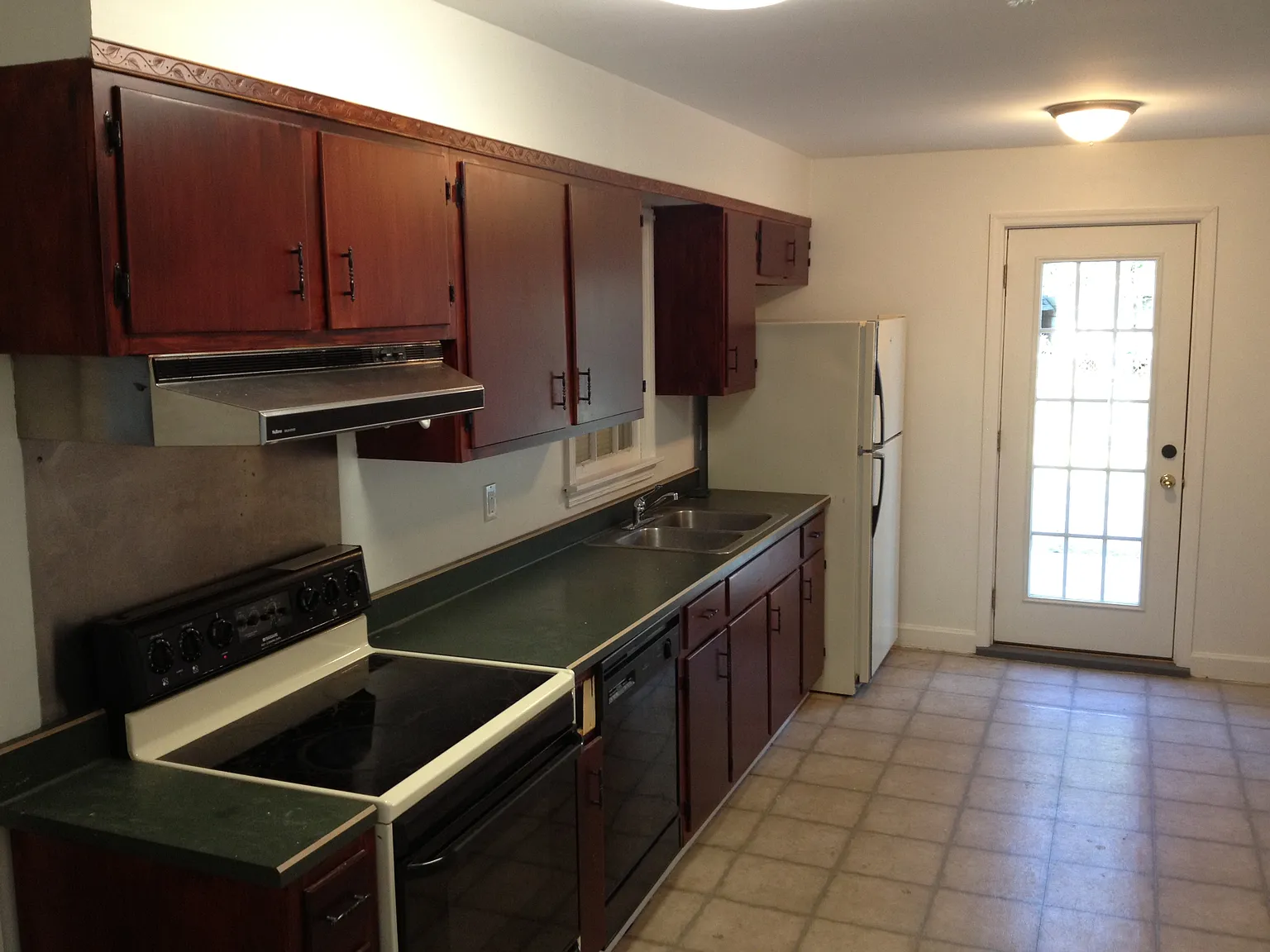 4 bed, 1550 sqft, $2,400 — Photo 4
