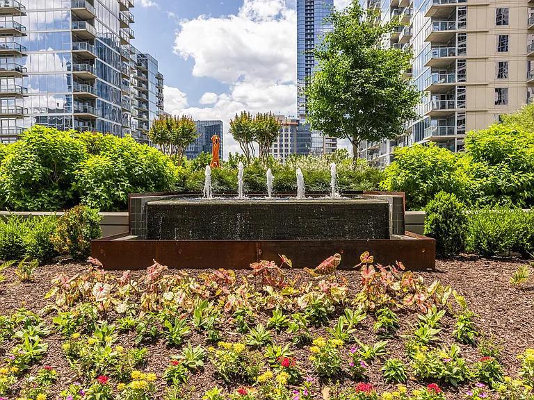 1080 Peachtree St NE #1201 — Photo 25