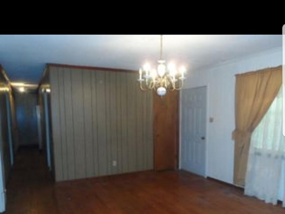 2nd image of 7 Chatham Ln #7