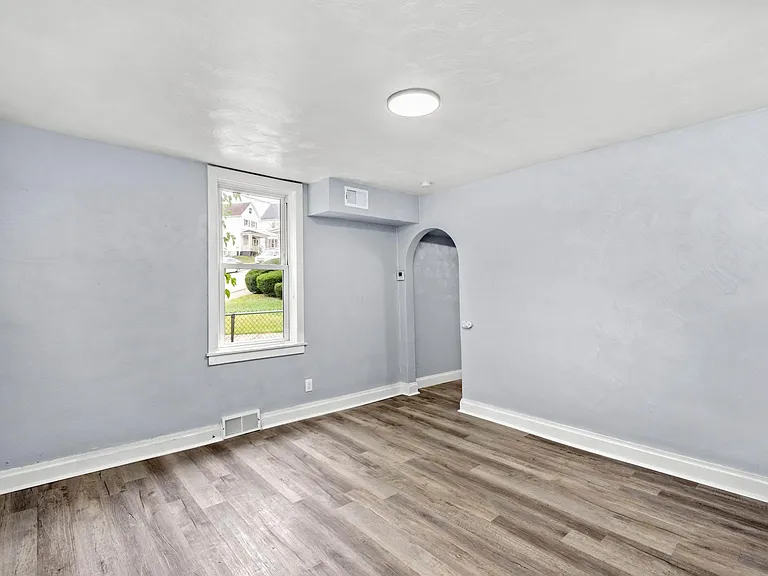 1816 Wesley St — Photo 8