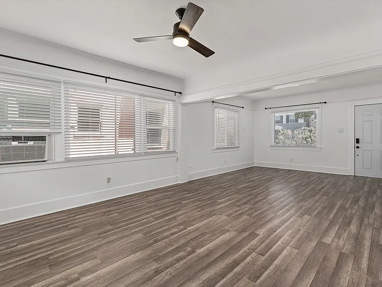 1033 E 2nd St #1033 — Photo 9