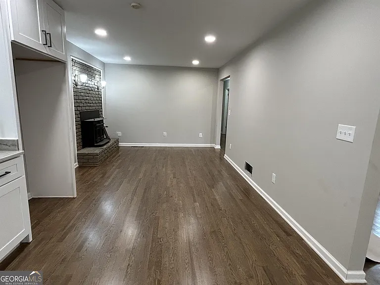 720 Jewel Pl — Photo 12