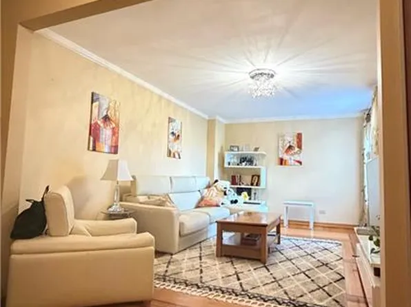 2271 Knapp St APT 6E, Brooklyn, NY 11229
