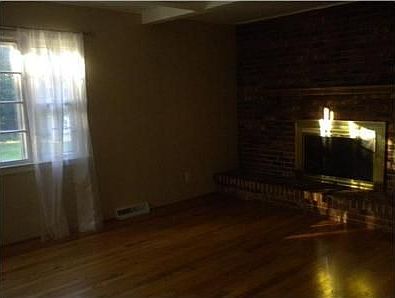 5th image of 4230 Shelbourne Ln