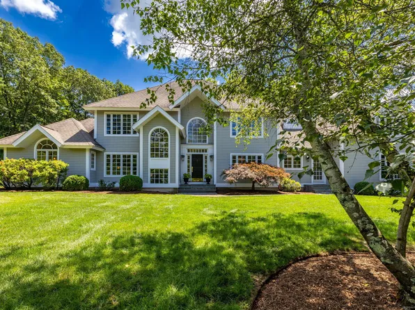 35 Foothills Drive, Avon, CT 06001