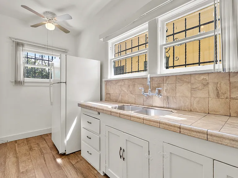 5009 S San Pedro St #5009 — Photo 8