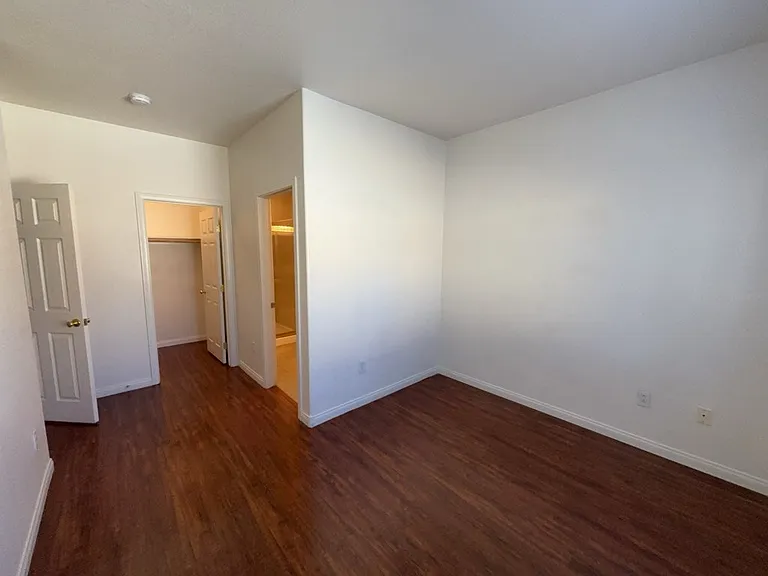 4915 E Russell Rd #180-6 — Photo 3