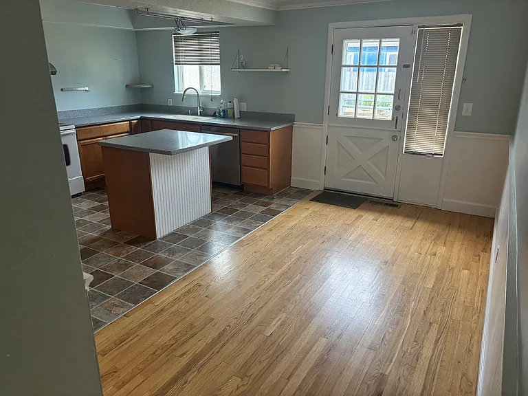 7814 SE Center St — Photo 6