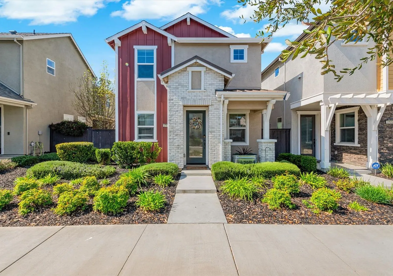 3 Bedroom 2.5 bath in Natomas! Windrow at The Cove! — Photo 1