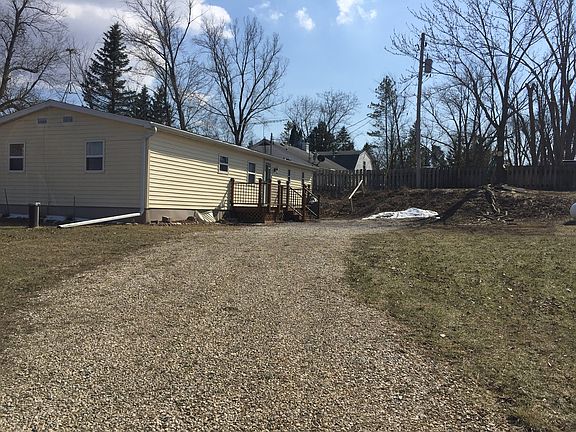 4th image of W2918 Elmore Dr
