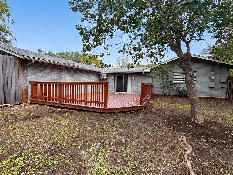 1118 Melissa Dr — Photo 7