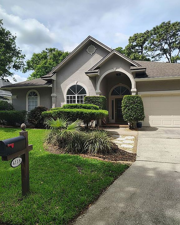 1st image of 4118 Richmond Park Dr E