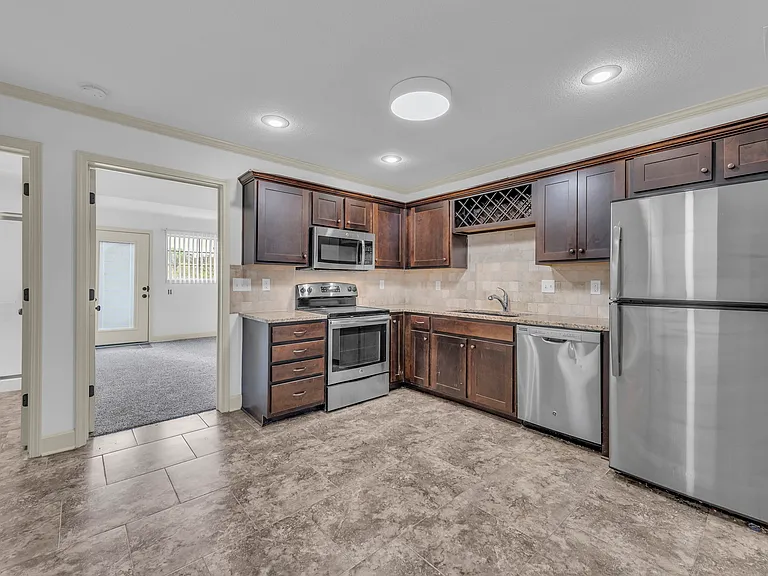 5407 N Hickory St — Photo 3