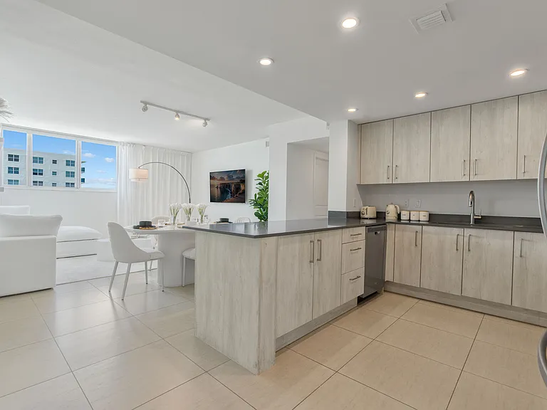 Wake Biscayne Bay — Photo 12