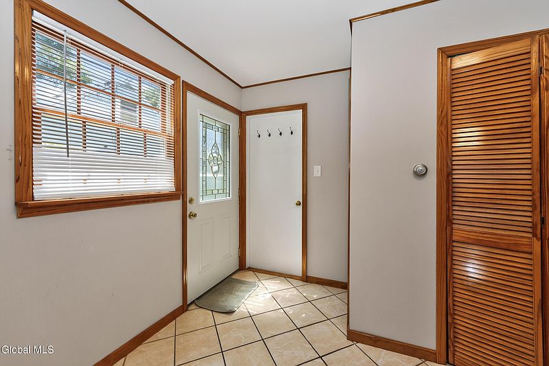 5th image of 5 Knob Hill Road