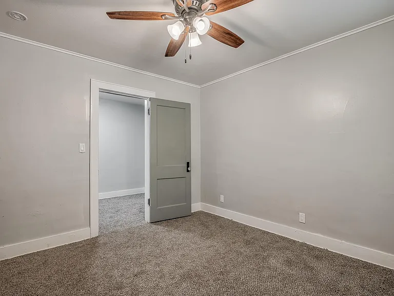 3021 NW 20th St — Photo 16