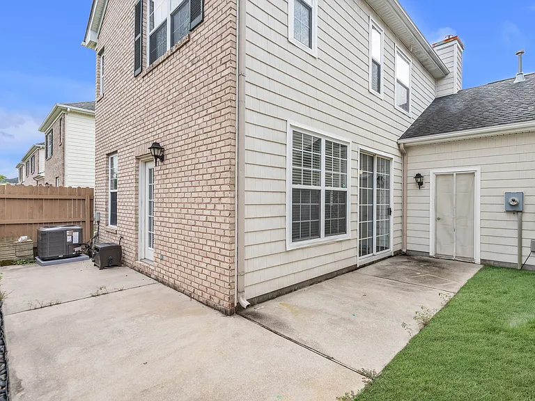 1116 Westbriar Dr — Photo 34