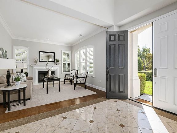 4th image of 806 Sycamore Creek Way