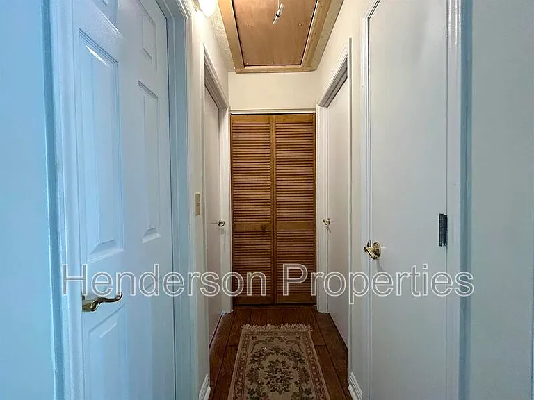 6718 Park Hickory Dr — Photo 9