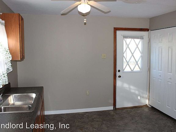 5th image of 4028 Meadow Ln