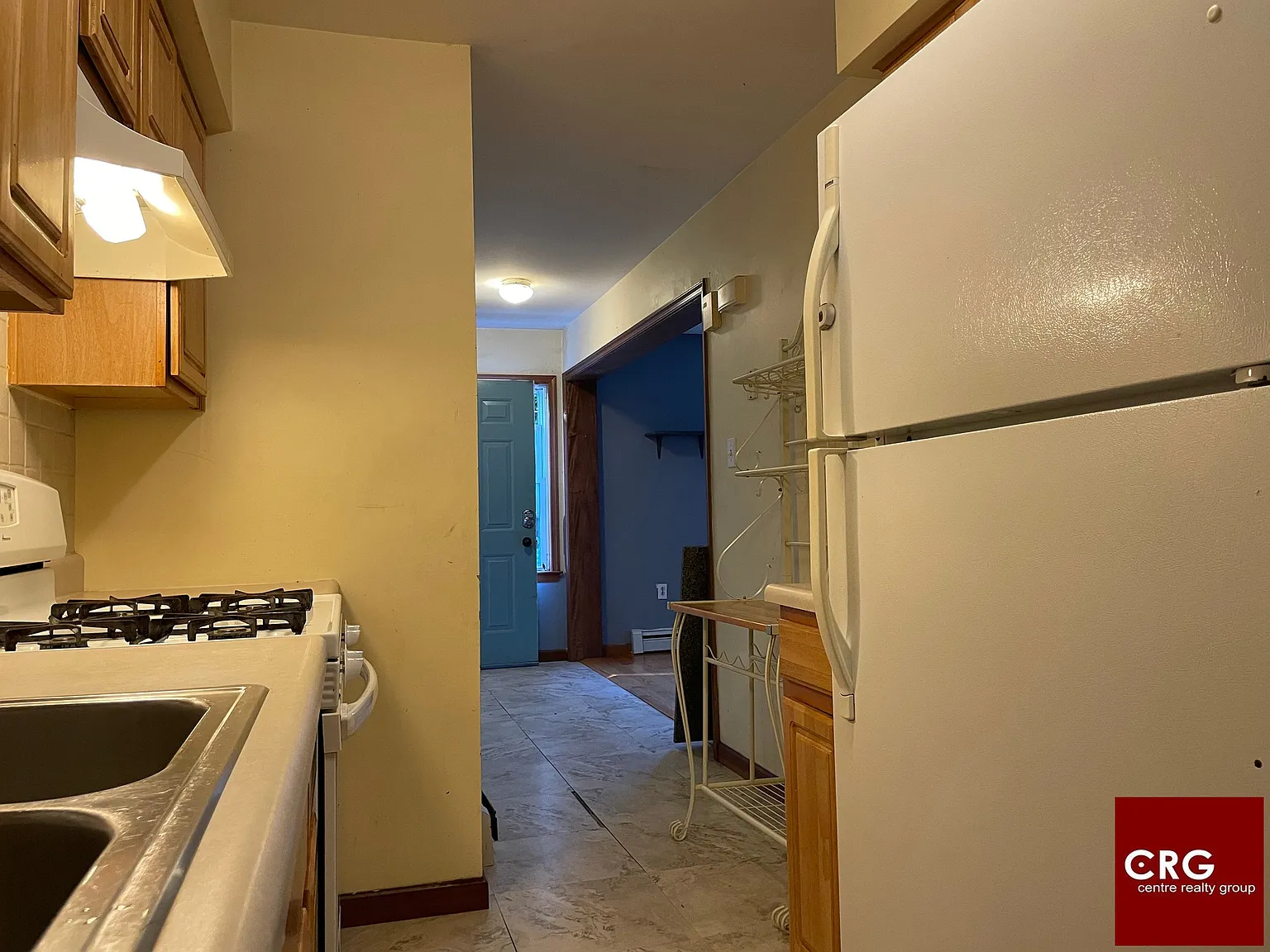 3 bed, 1.0 bath, 1000 sqft, $3,000 — Photo 2
