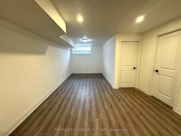54 Chelliah Ct #LOWER — Photo 16