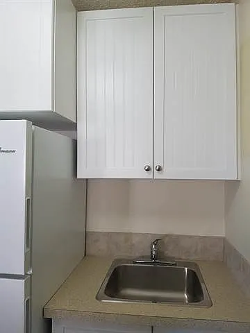 Savannah Apartments 10301 107 Avenue — Photo 2