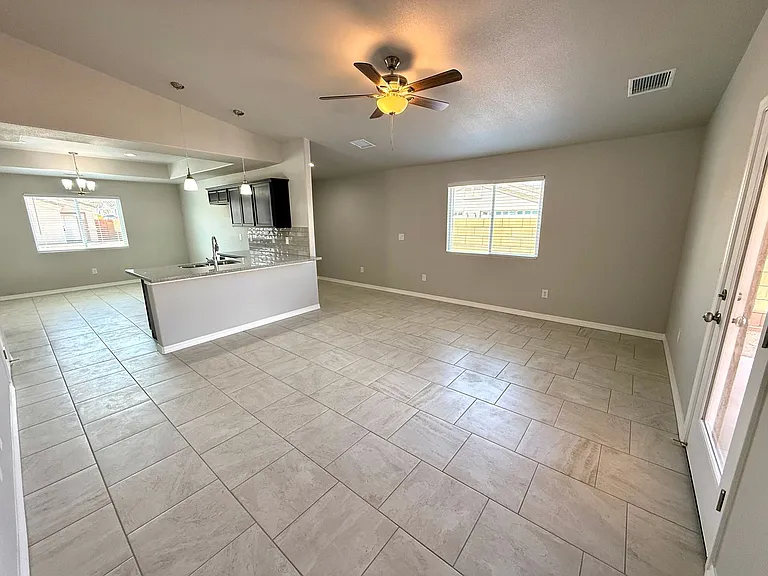 732 Vista Grande Dr — Photo 7