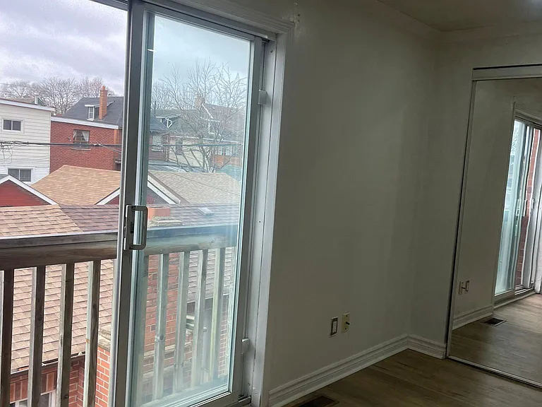 700 Brock Ave — Photo 28