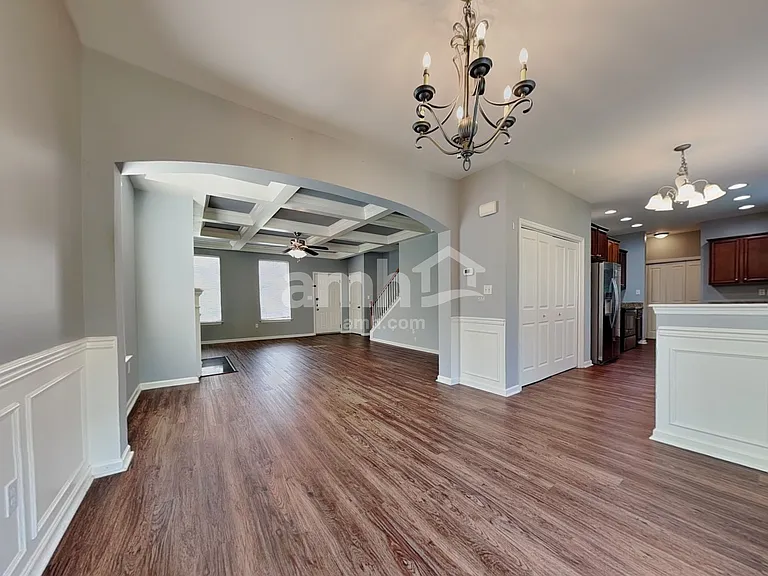 2400 Ancient Oak Ln — Photo 6