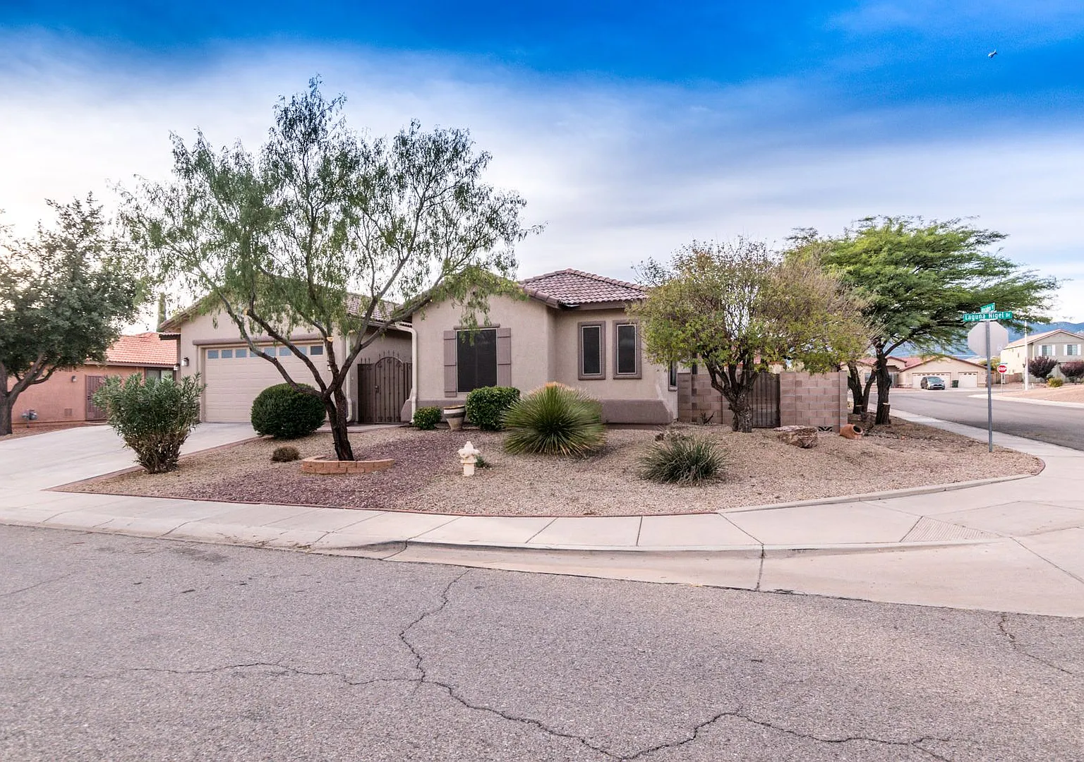 Stunning Custom Home with Solar and Premium Features! — Photo 2
