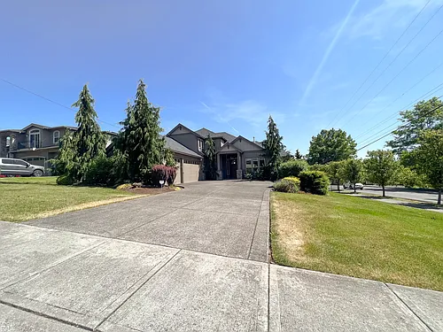 9706 SE Hillcrest Rd Photo 1