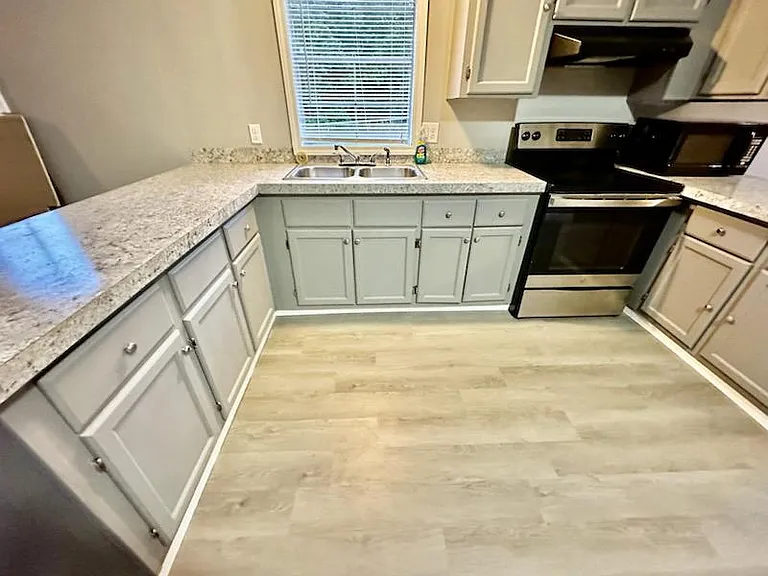 190 Julius Rd — Photo 2