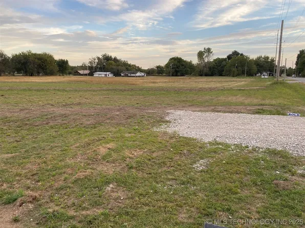 51 N Gaither Rd, Pryor, OK 74361